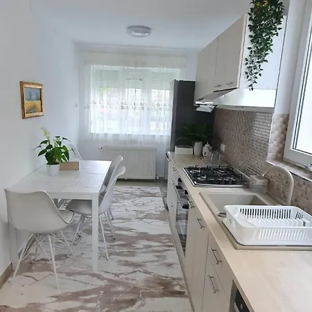 בית הארחה Casa Berzei 3*