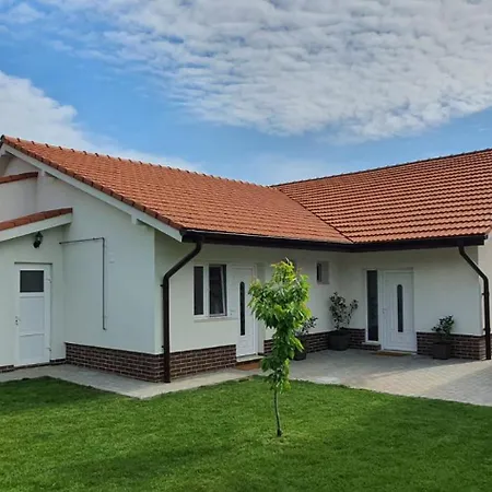 招待所 Casa Berzei 3*